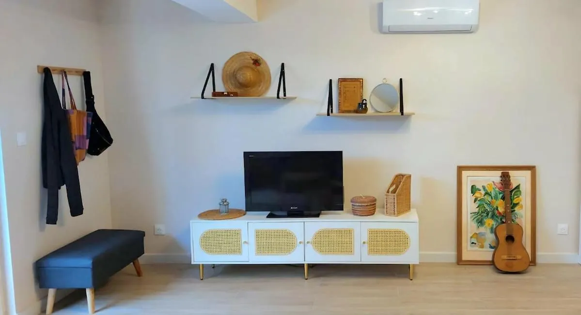 Cozy Apartment For 4 People, Beach 100M Away Fréjus