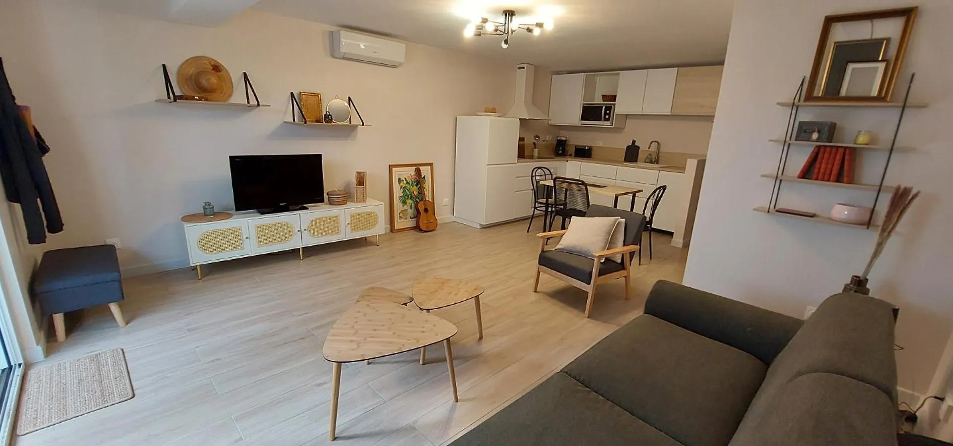 Cozy Apartment For 4 People, Beach 100M Away Fréjus